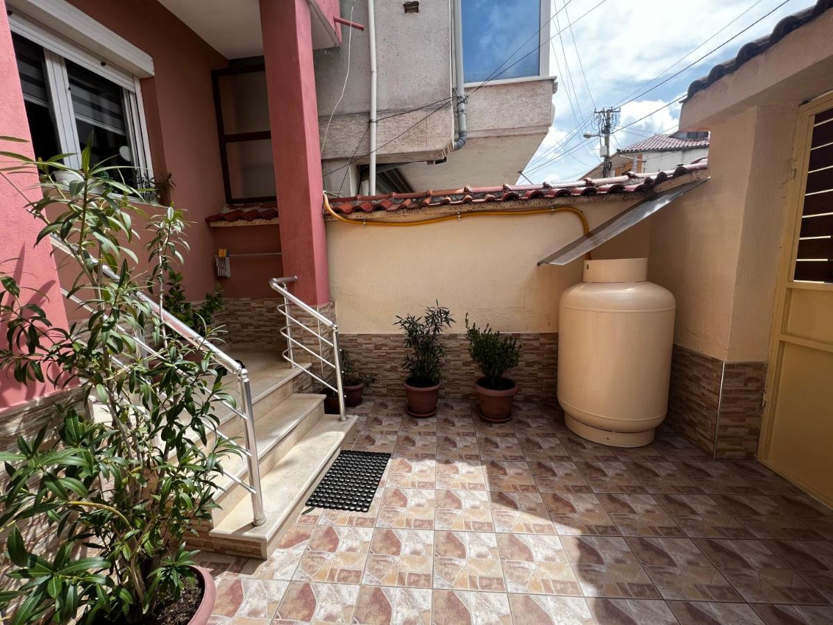 Retreat In The Centre Of Korce Apartment Exterior photo
